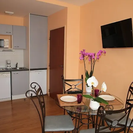 Aparthotel Les Jardins De 3*