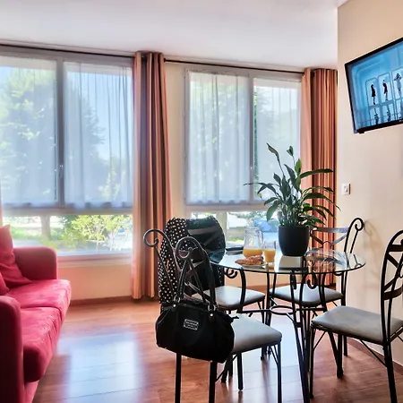 Les Jardins De 卢德